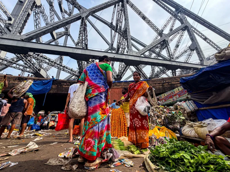 The Bus Stop at the Center of the World: Lessons From Kolkata's Most Crowded Corner